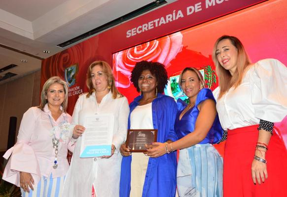 10 lideresas del Valle del Cauca recibieron el Galardón de la Mujer Vallecaucana