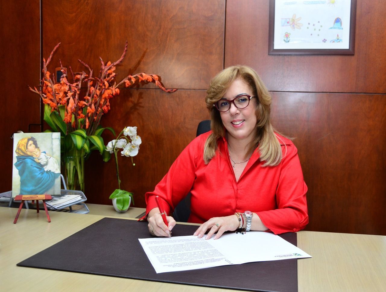 Gobernadora inicia campaña de donación para el ancianato San Miguel