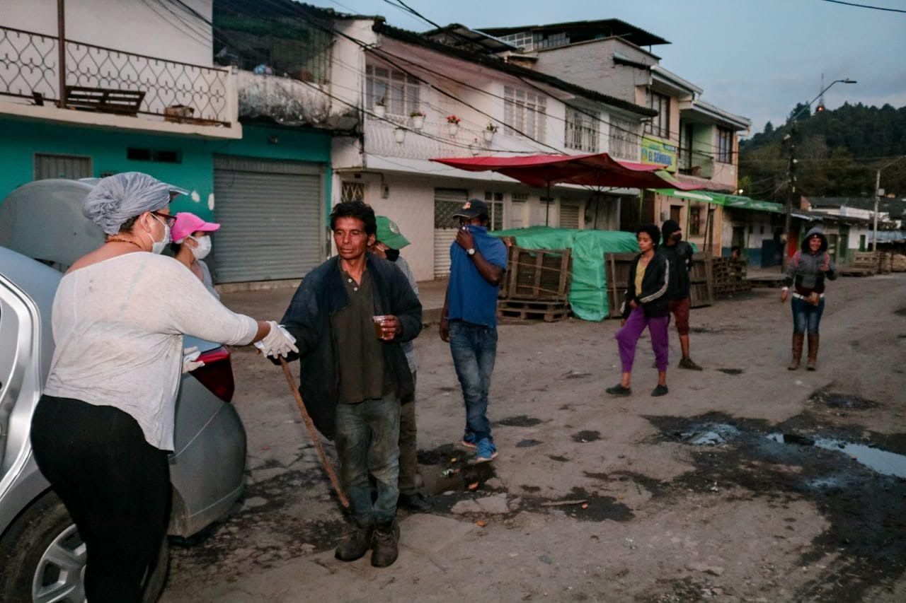 En Popayán, habitantes de calle reciben alimentos