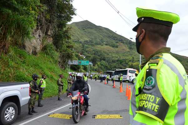 141 comparendos durante el fin de semana y puente festivo por incumplir normas de tránsito en el Valle