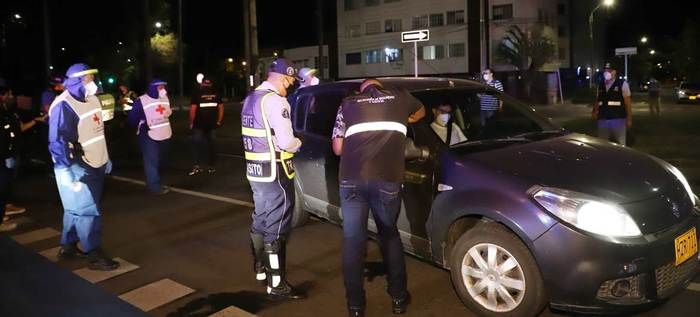 Caleños respetan y acatan toque de queda y ley seca en su tercer día