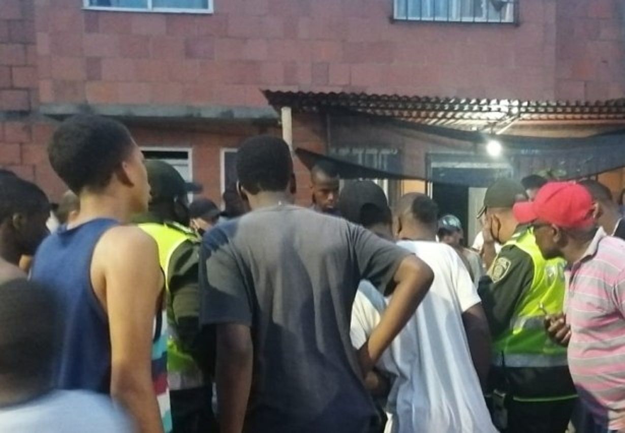 Un muerto y 14 heridos dejó explosión cerca del velorio masivo en Llano Verde en Cali