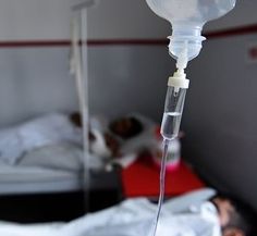 Atacado con un ‘picobotella’ por su compañera sentimental