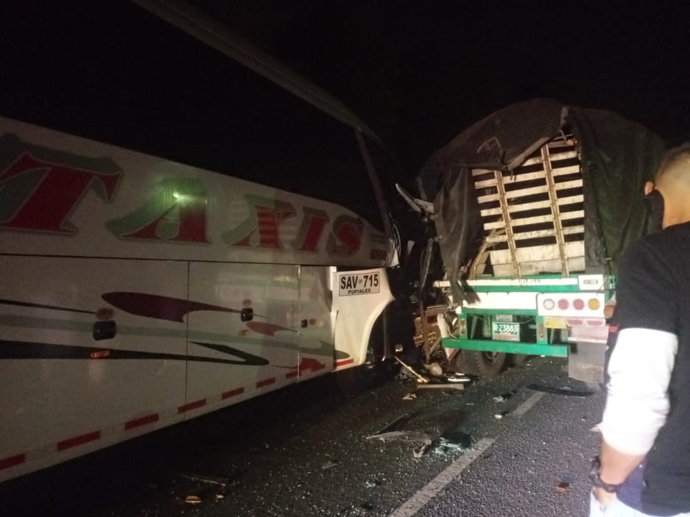 Varios heridos en accidente en la vía Popayán-Cali