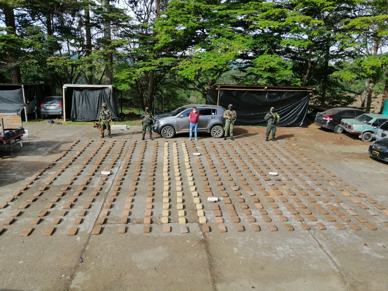 Incautan 600 kilogramos de marihuana en la vía Popayán-Cali