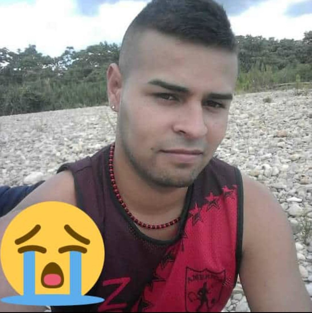 Murió motociclista tras chocar contra un automóvil
