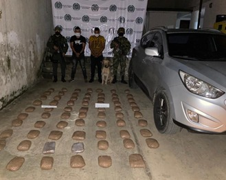 En la vía Morales-Suárez: dos personas capturadas por transportar base de coca