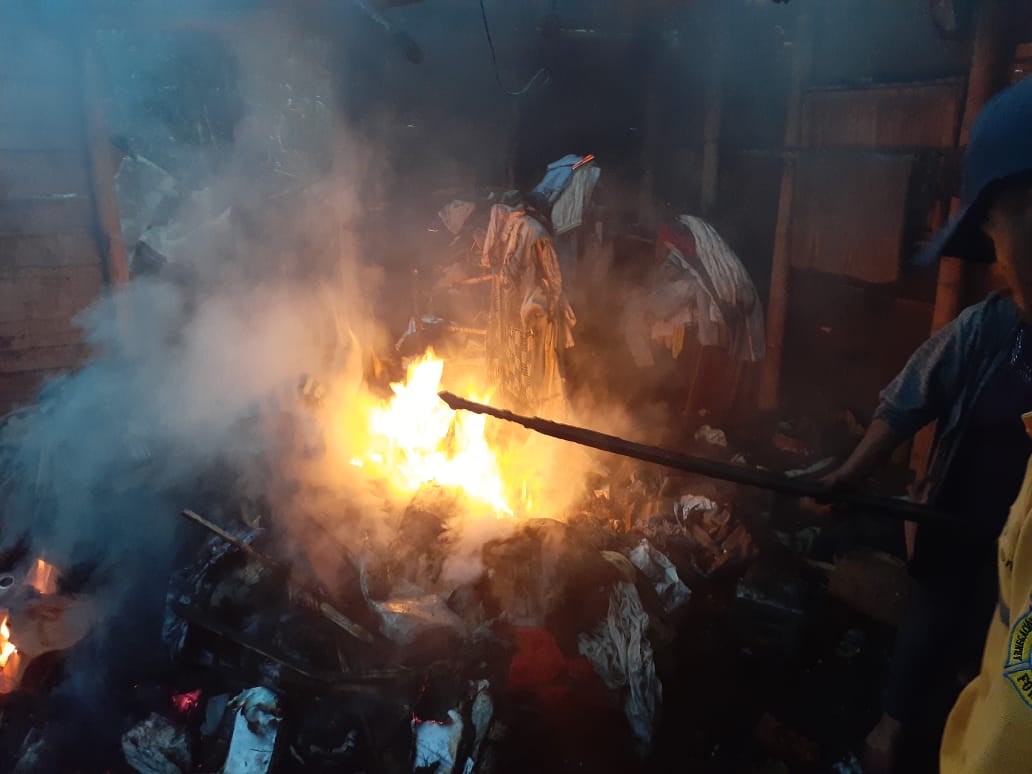 En Timbío, Cauca, un par de abuelos quedaron en la calle luego que un incendio destruyera su vivienda