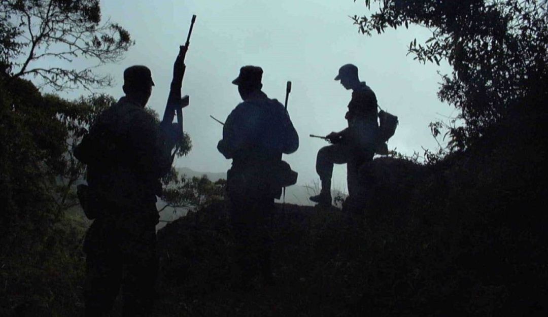 Límites Cauca y Valle: hostigamiento a la Policía dejó una persona muerta y un patrullero herido