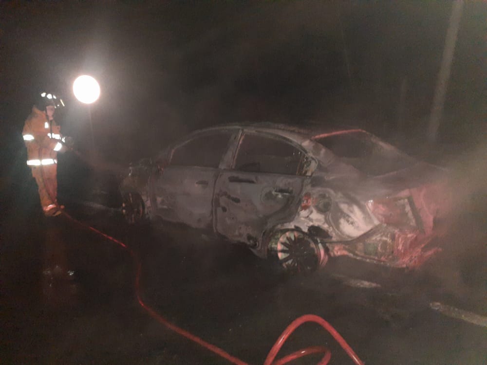 En la vía Popayán-Piendamó:  vehículo terminó incinerado