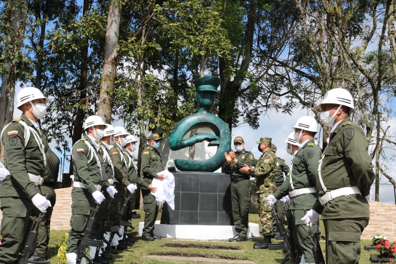 Presentan a la ciudad de Popayán el monumento ‘Edificadores de Paz’
