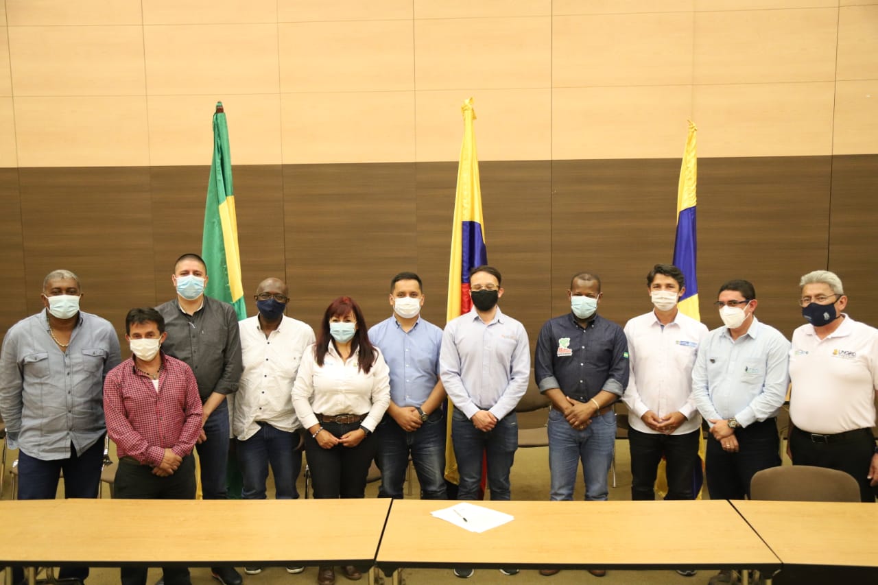 Firma del acta de entrega del proyecto de normalización eléctrica beneficia a 5 municipios y más de 3.000 familias caucanas
