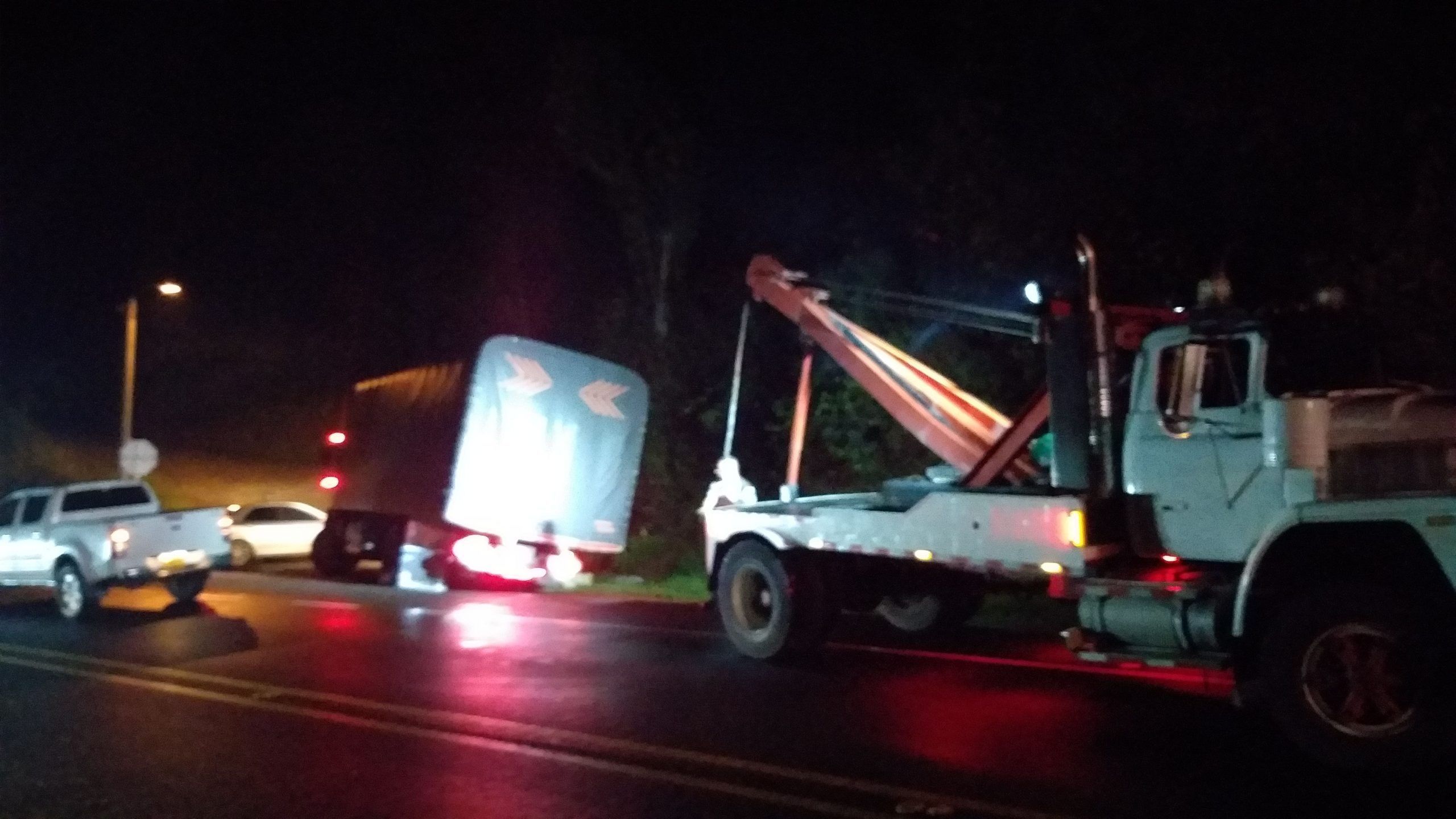 Policías frustraron el asalto a un camión en la vía Panamericana
