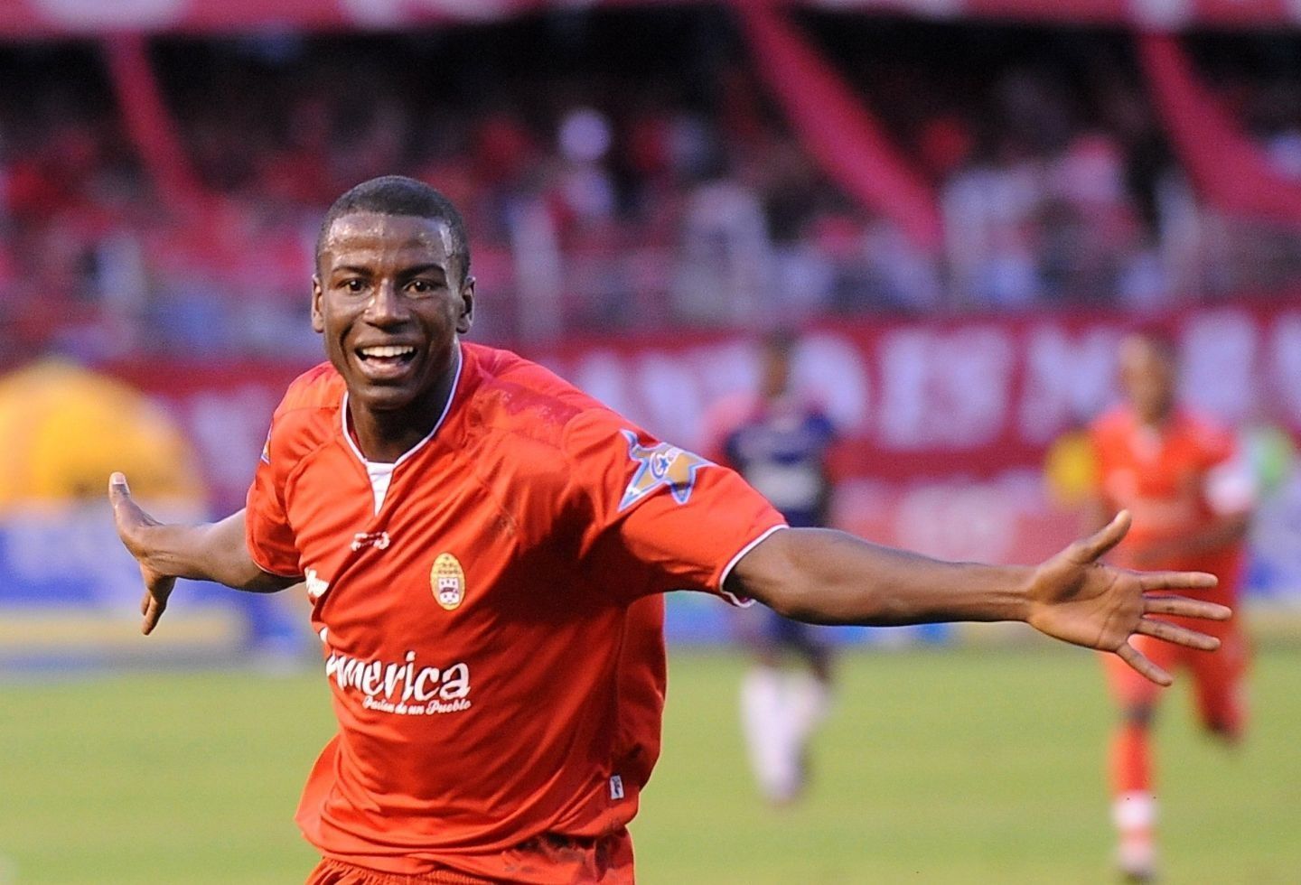 El futbolista Adrián Ramos fue hospitalizado de urgencia