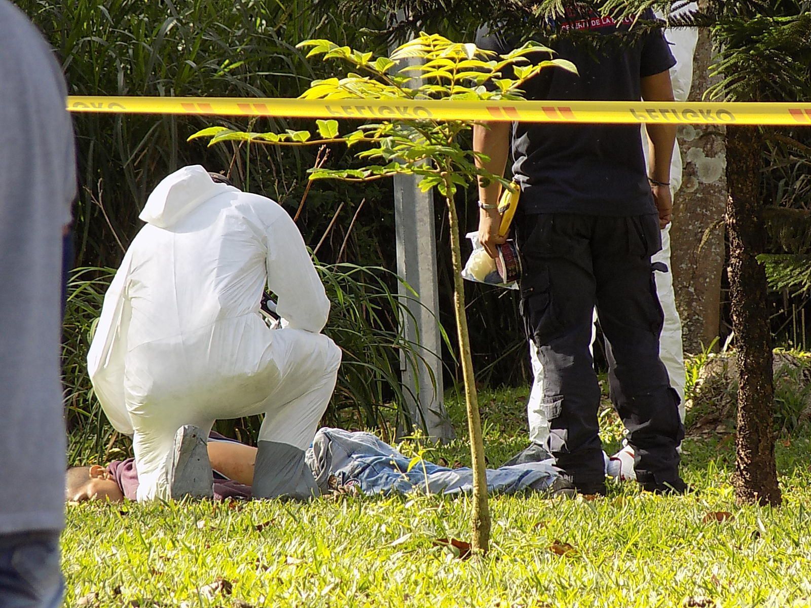 “Posiblemente esta persona cayó sobre el cuchillo que portaba, causándose la mortal herida”: Policía