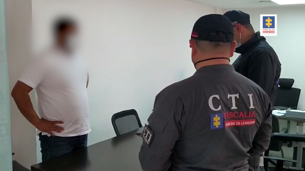 Capturado funcionario del CTI de la Fiscalía señalado de suministrar información a la Carlos Patiño de las Farc