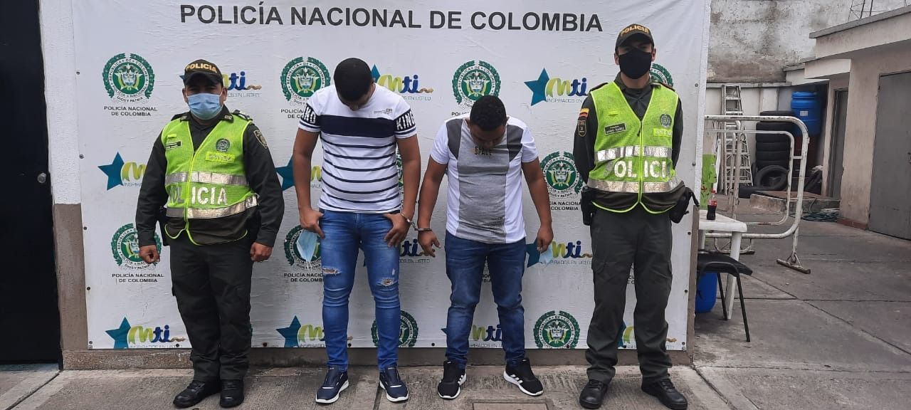 A la cárcel tras ser señalados de robar información magnética en un cajero automático