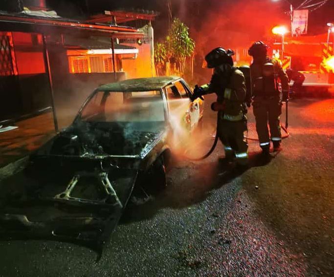 Incendio vehicular en la Vereda de Torres de Popayán