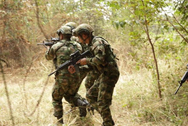 Temor por combates entre el Ejército y disidentes de las Farc en Corinto, Cauca