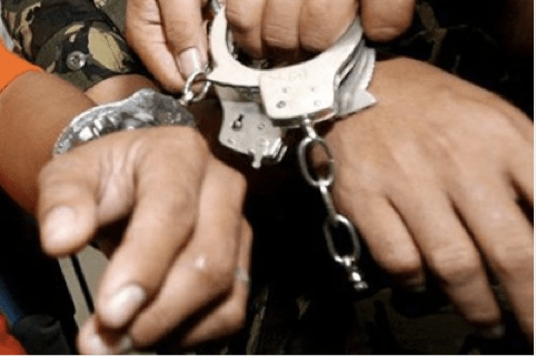 Dos venezolanos fueron capturados tras golpear a un policía en un retén