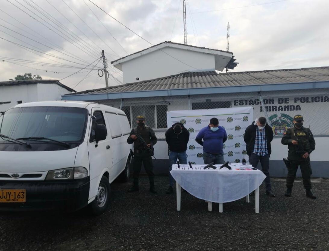 En Miranda Cauca fueron capturados 3 ciudadanos por porte ilegal de arma de fuego.