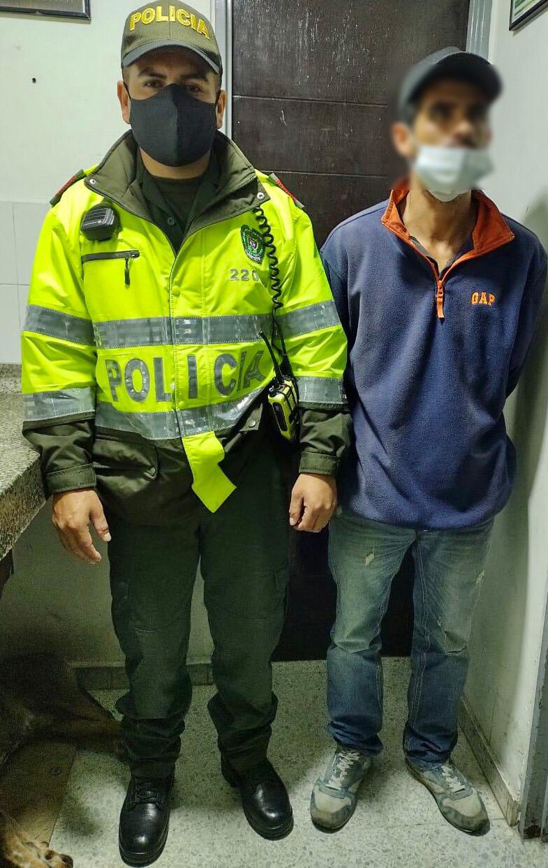 La Policía Metropolitana de Popayán capturó a un ciudadano en cumplimiento a una orden judicial por dos delitos.