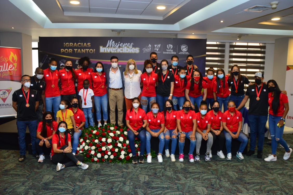 Gobernación del Valle otorga la Orden al Mérito Vallecaucano en el Grado Cruz de Comendador al América de Cali Femenino