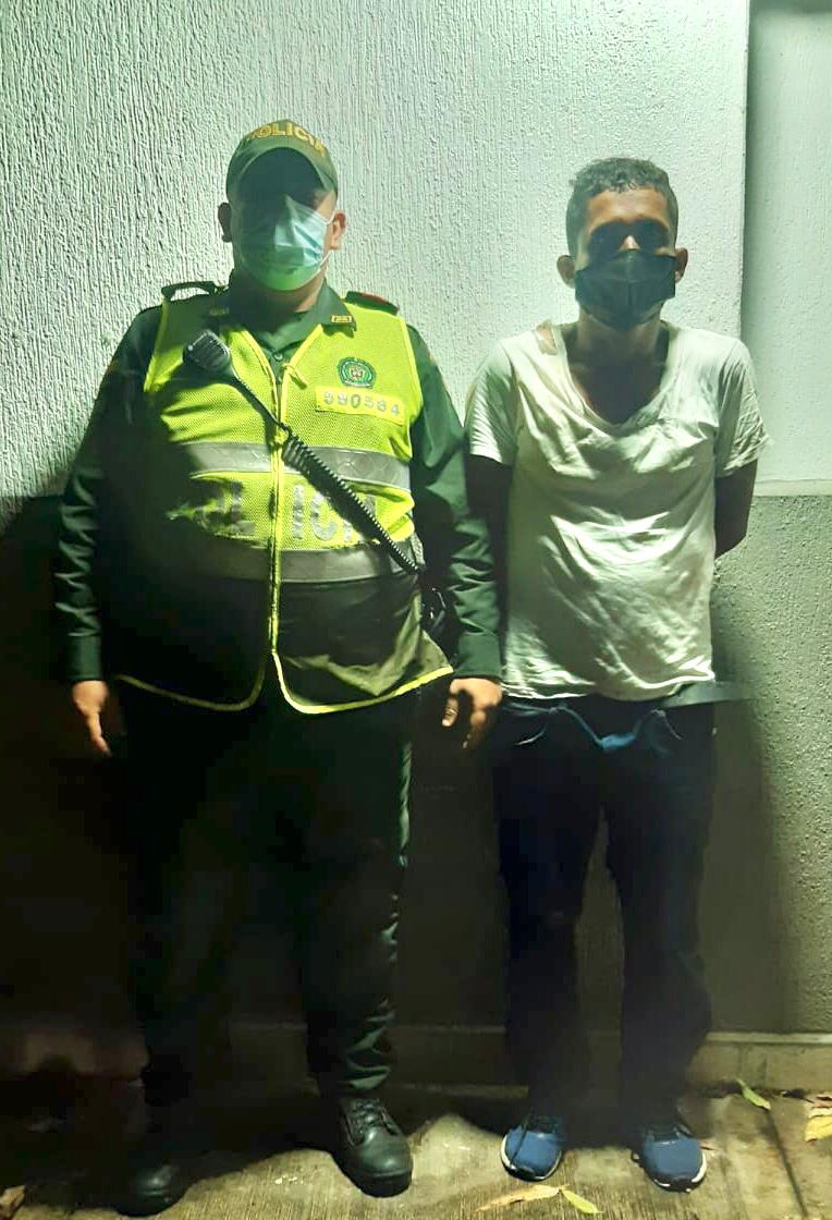 Capturado presunto delincuente por hurtar la billetera a una ciudadana de la tercera edad.