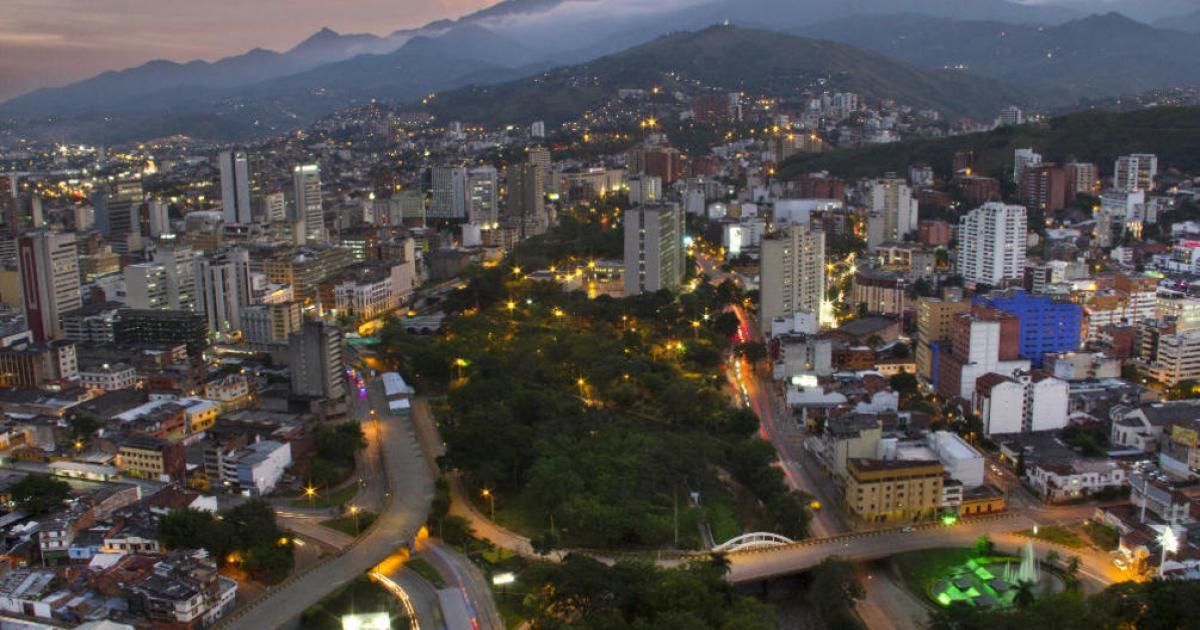 Toqué de queda desde las 8:pm y no desde la media noche