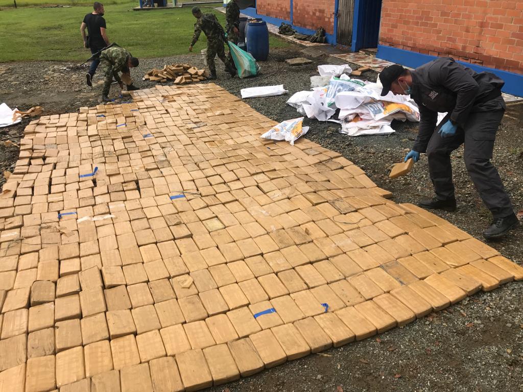 Cinco personas capturadas con más de una tonelada de cocaína en el Valle del Cauca