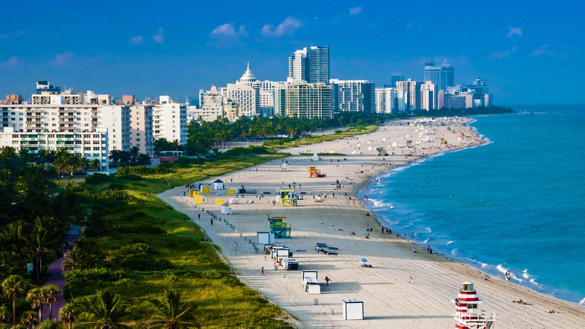 Playa de Miami Beach convocó a vacunación masiva contra el covid-19