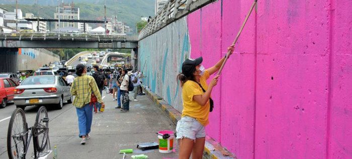 Mural con mensajes de provocación será intervenido por la Administración Distrital