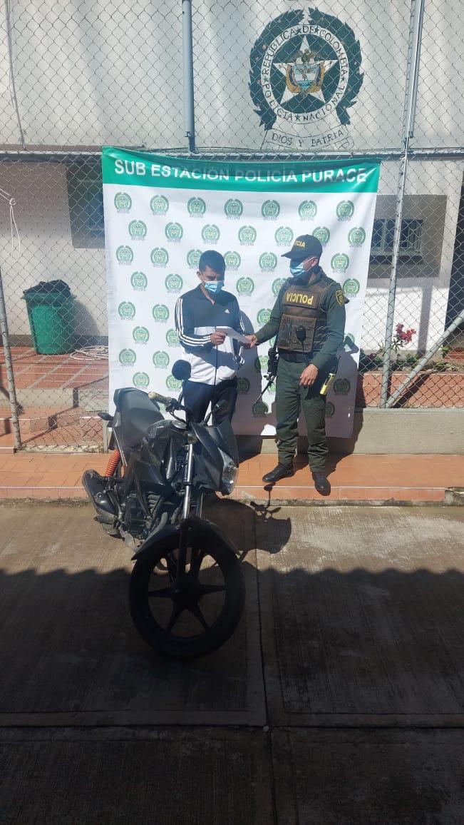 En el municipio de Puracé la Policía Metro Politana recupera motocicleta