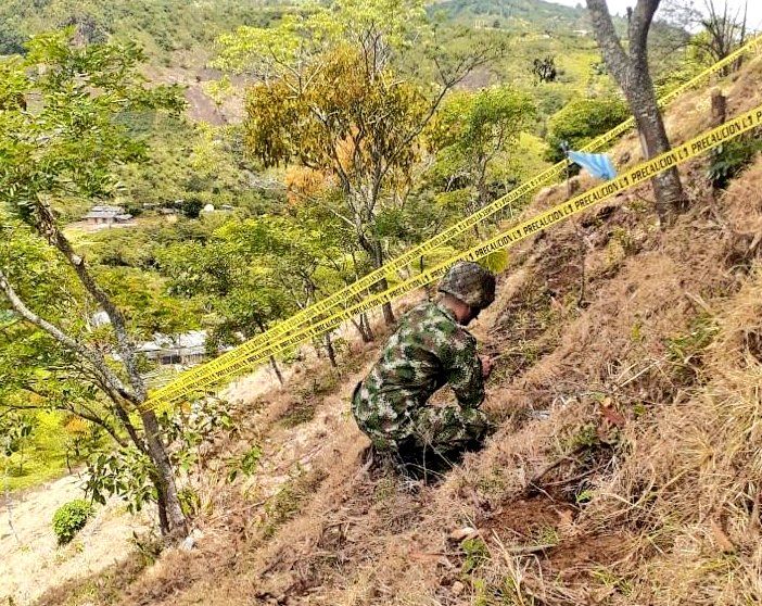 Artefacto explosivo descubierto por ejército en Jambaló Cauca