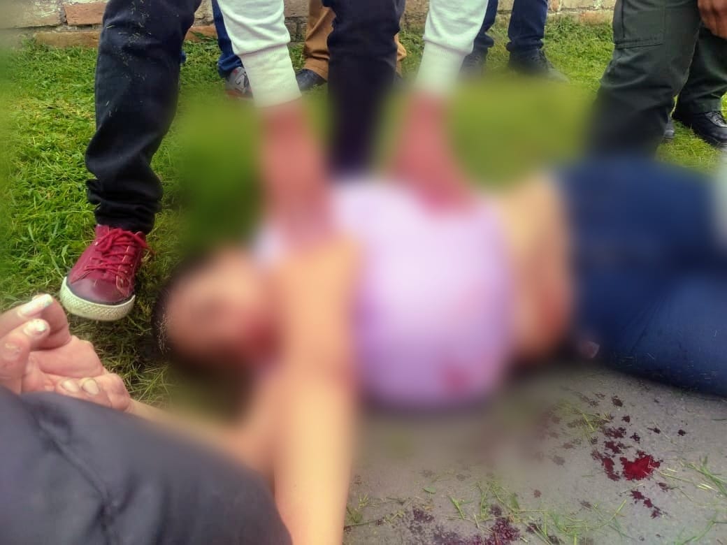 Por robarla, mujer agredida con arma blanca