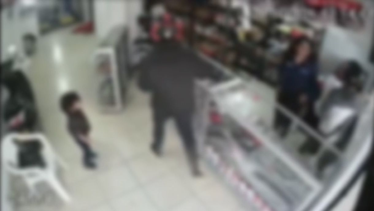 En riesgo quedó la vida de un menor en medio de un atraco