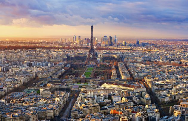 París cancela celebraciones de fin de año 2021