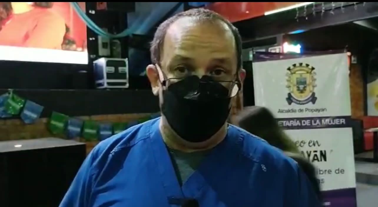 Entre las 160 personas que llegaron de África y que están bajo vigilancia por Omicron, hay payaneses