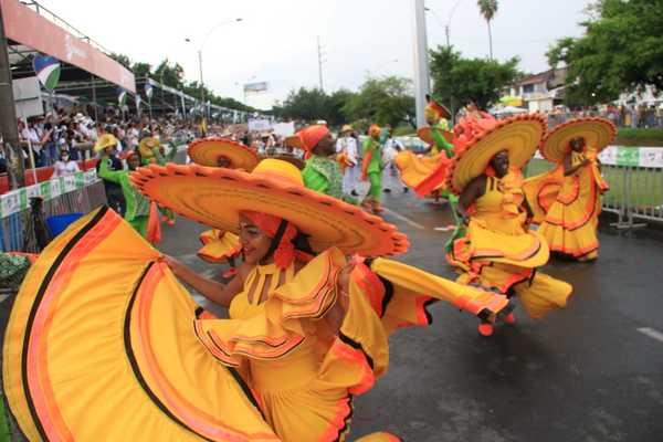 ¡El Cali Viejo fue un carnaval bajo la lluvia!