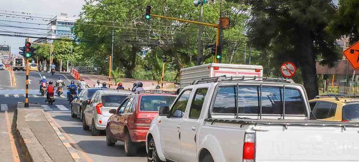 Alcalde pide paciencia a caleños durante proceso de reparación total de red semafórica