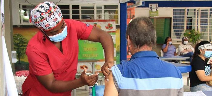 Puntos para toma gratuita de pruebas covid-19 priorizan a personas con síntomas respiratorios
