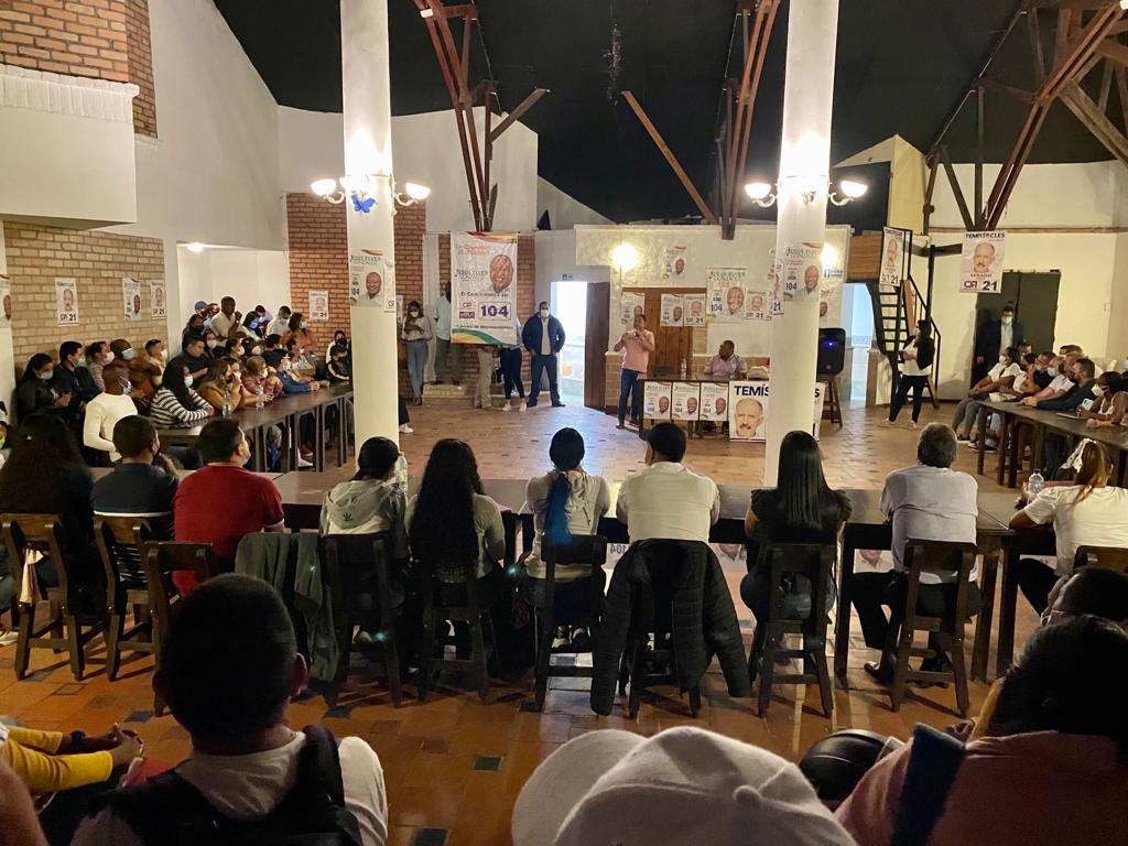 Entre aplausos y a una sola voz Con Dignidad ¡Es Posible! fue recibido en Popayán Jesús Elver González Banguero candidato a la Cámara de Representantes