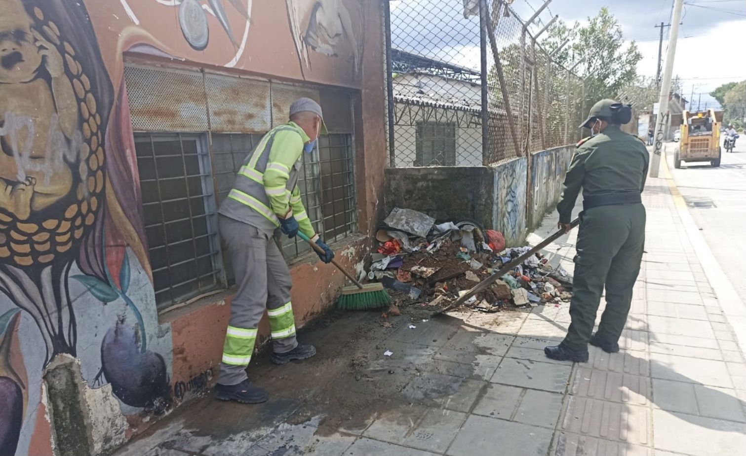 La Policía Nacional hace un llamado a la cultura del buen manejo de los residuos solidos en la capital caucana