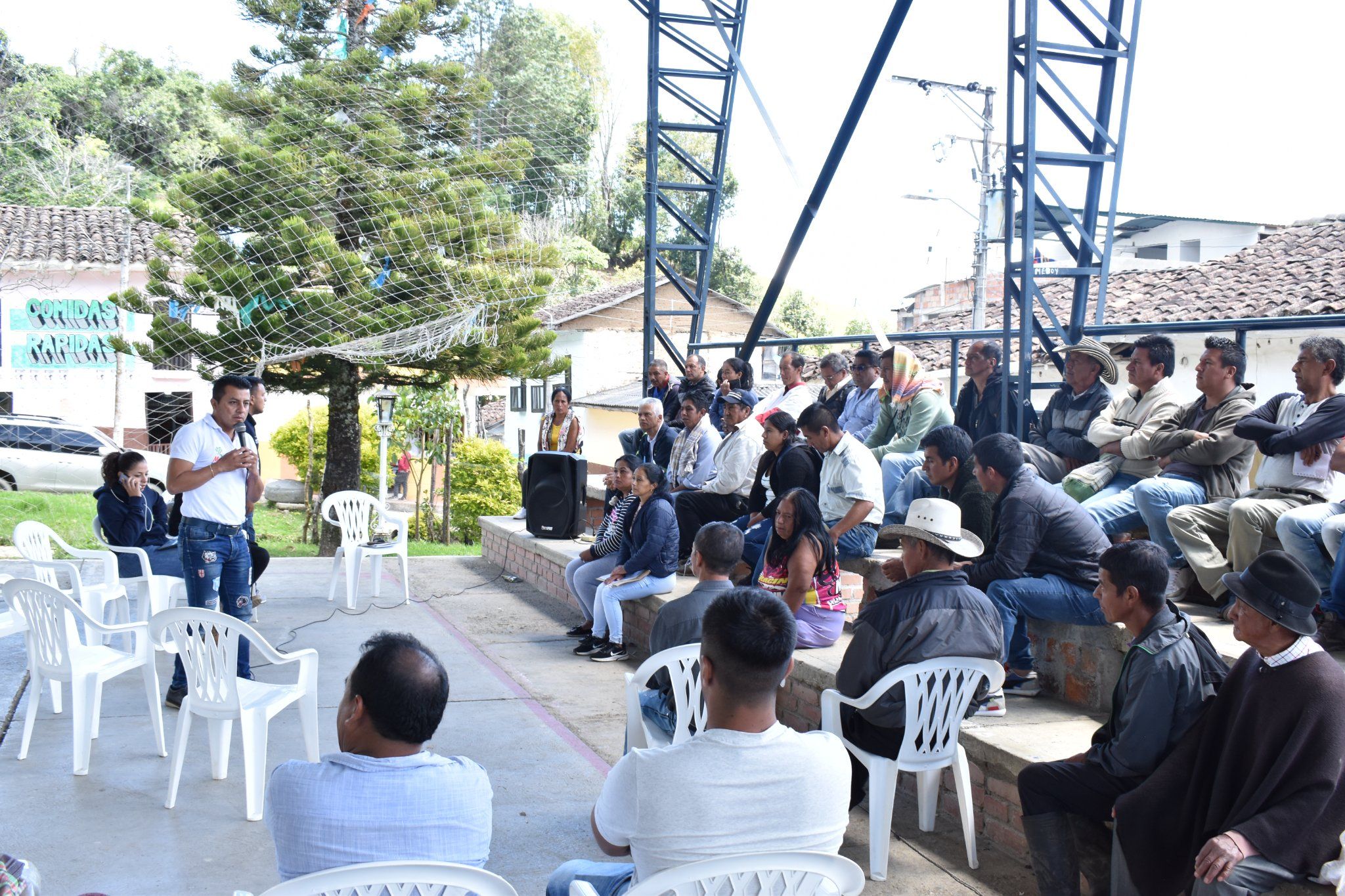 Con el departamento, las administraciones locales y la comunidad seguimos avanzando en agua potable y saneamiento básico.