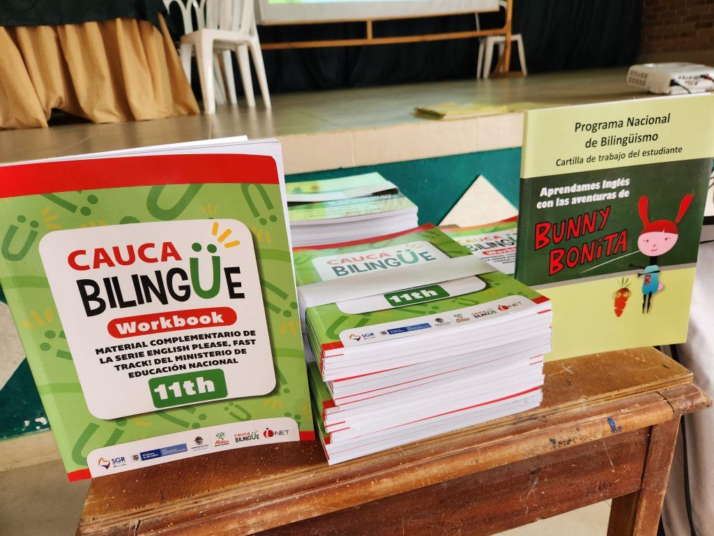 meridiano regional - Gobernación del Cauca entregó material de apoyo para el aprendizaje de inglés - María Paula Rodríguez - Miguel Darío Calambás - Colegio Ezequiel Hurtado - Fressman Eduth Ávila (6) - Meridiano Regional meridiano regional - Gobernación del Cauca entregó material de apoyo para el aprendizaje de inglés - María Paula Rodríguez - Miguel Darío Calambás - Colegio Ezequiel Hurtado - Fressman Eduth Ávila