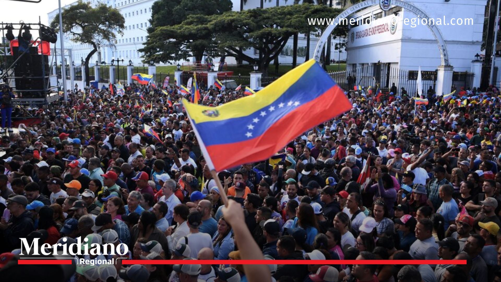 Crisis en Venezuela: Militares desconocen a Maduro y piden formación de Junta Cívico-Militar