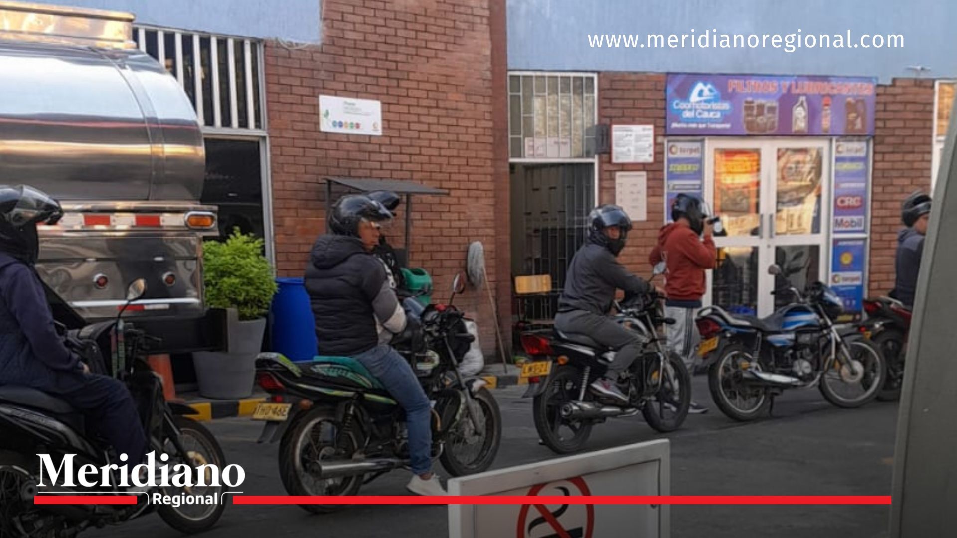 Payaneses ya hacen largas filas para tanquear sus vehículos