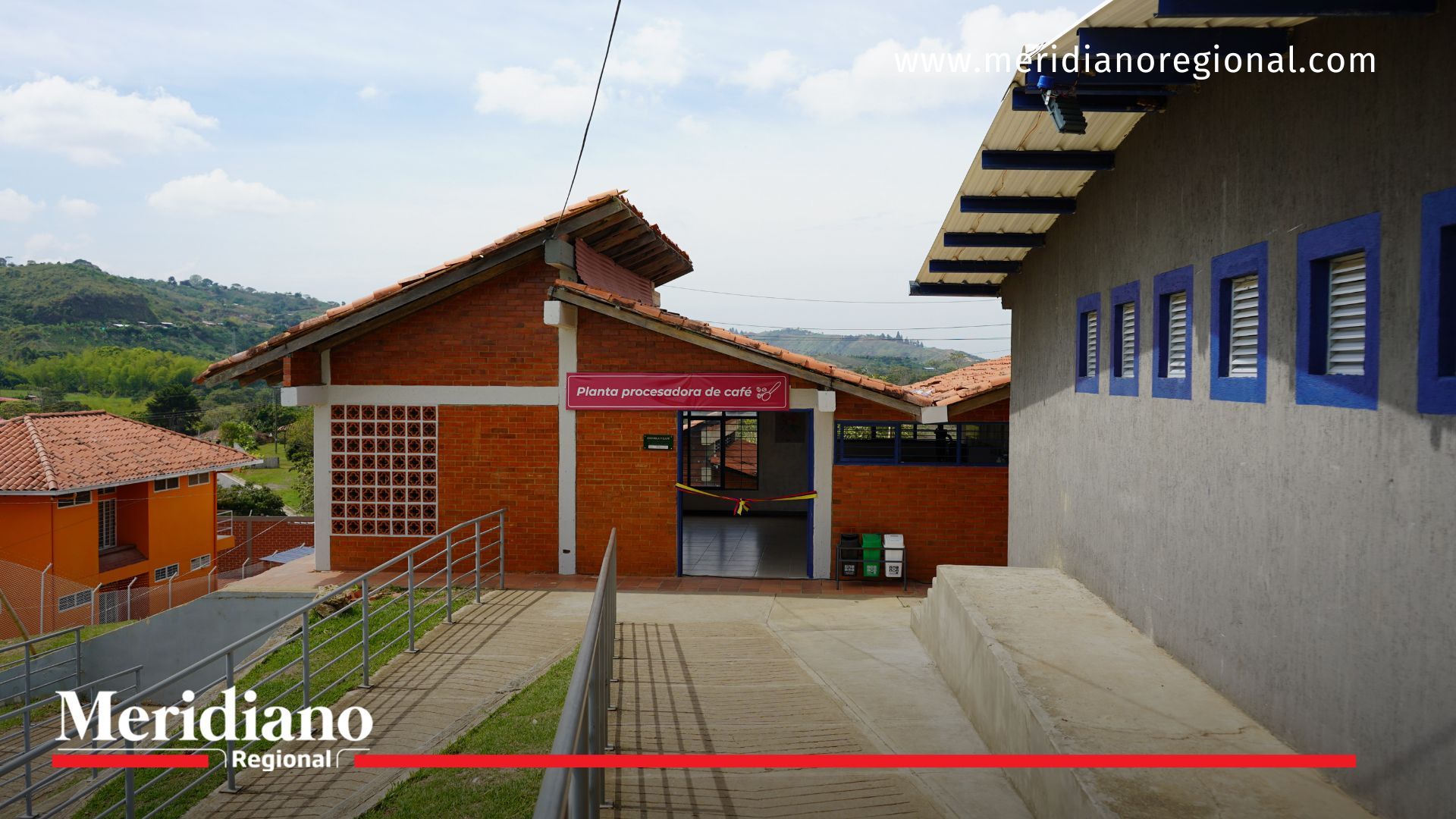 Institución Educativa Monterilla recibió planta procesadora y laboratorio de café