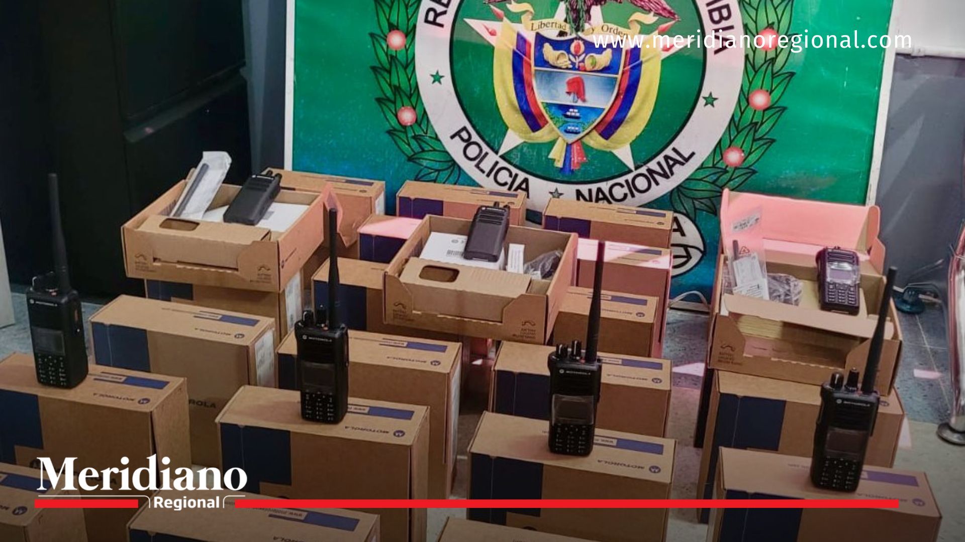 Policía intercepta radios ilegales en bus de encomienda Radios- equipos- incautación- controles- Policía Nacional- Terminal de transporte- Popayán- Cauca- Colombia- región-  