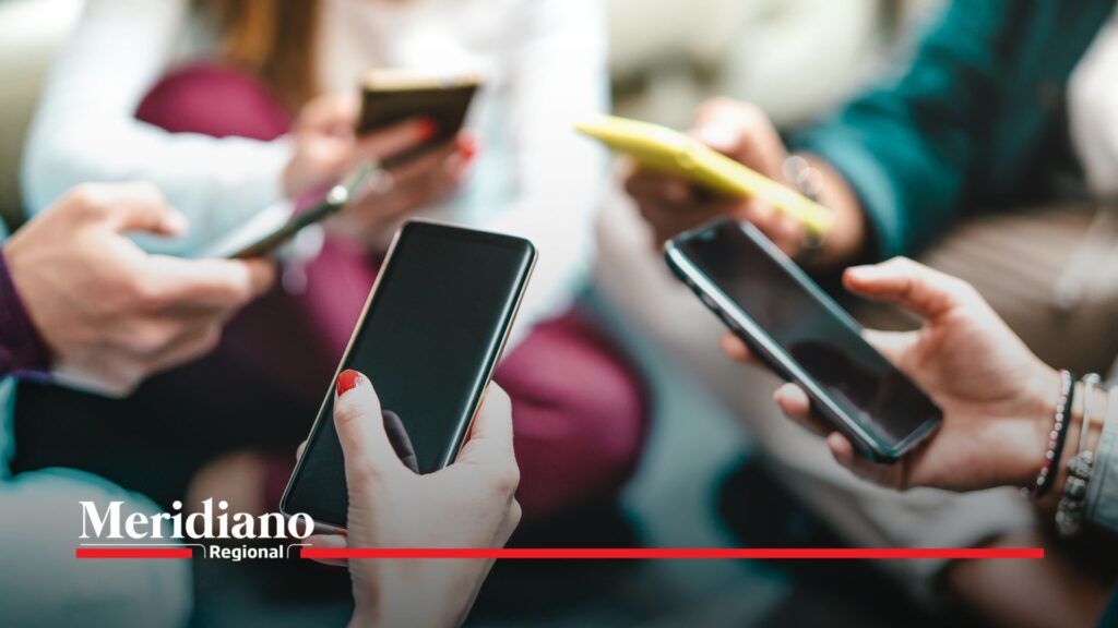 Dormir cerca del celular - Radiación del celular - Luz azul del teléfono - Impacto del celular en el sueño - Riesgos de dormir con el celular - Calidad del sueño y tecnología - Modo nocturno en celulares - Notificaciones y descanso - Salud y radiación electromagnética - Consejos para dormir mejor. - Celular y melatonina - Cómo evitar interrupciones al dormir - Celular en la mesita de noche - Explosión de baterías de celular - Accesorios originales para celulares - Meridiano Regional Dormir cerca del celular - Radiación del celular - Luz azul del teléfono - Impacto del celular en el sueño - Riesgos de dormir con el celular - Calidad del sueño y tecnología - Modo nocturno en celulares - Notificaciones y descanso - Salud y radiación electromagnética - Consejos para dormir mejor. - Celular y melatonina - Cómo evitar interrupciones al dormir - Celular en la mesita de noche - Explosión de baterías de celular - Accesorios originales para celulares